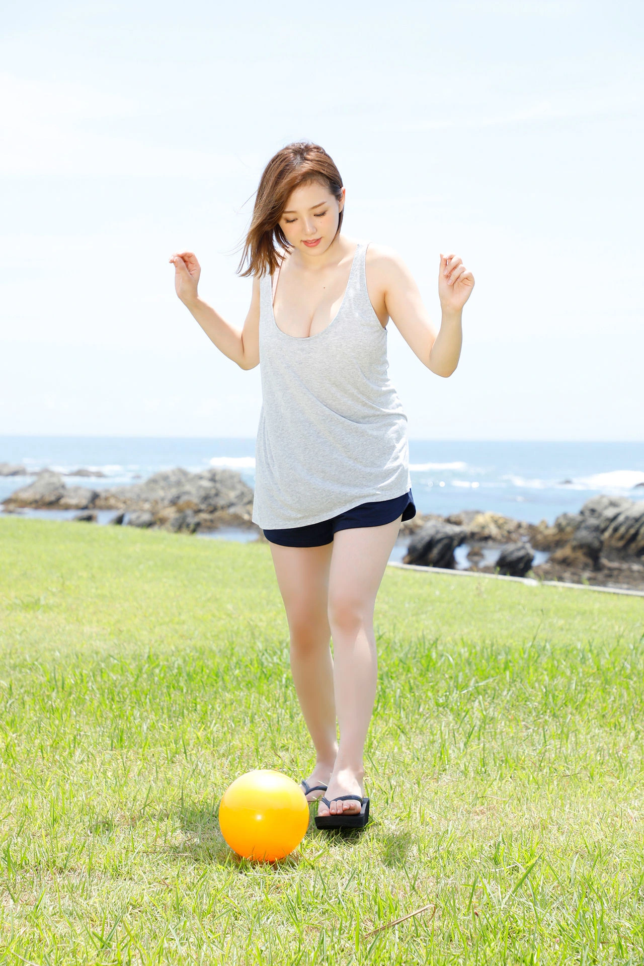 Ai Shinozaki 篠崎愛, 写真集 「愛 My Me 必撮！まるごと☆」 Set.01