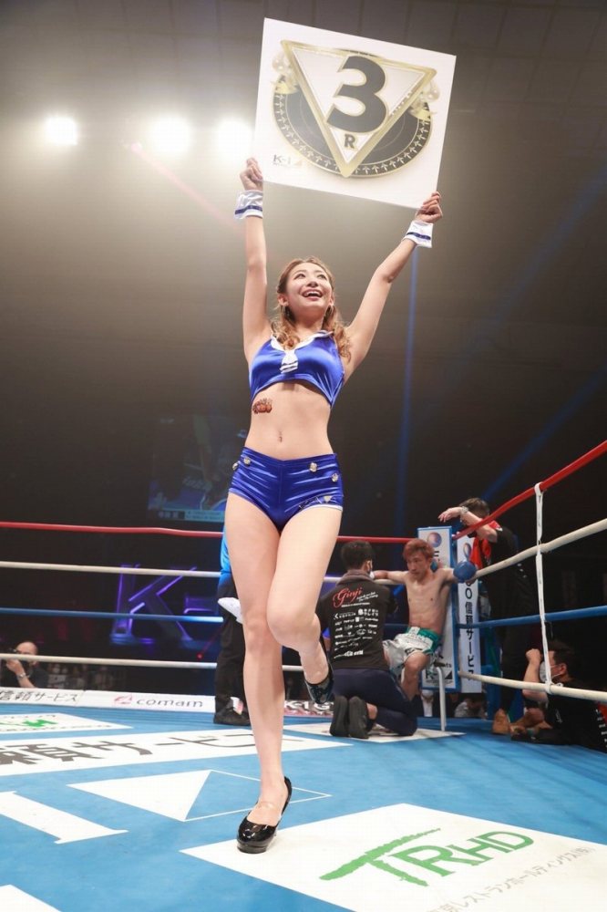 うらら 小顔美女の下着＆水着グラビア画像！