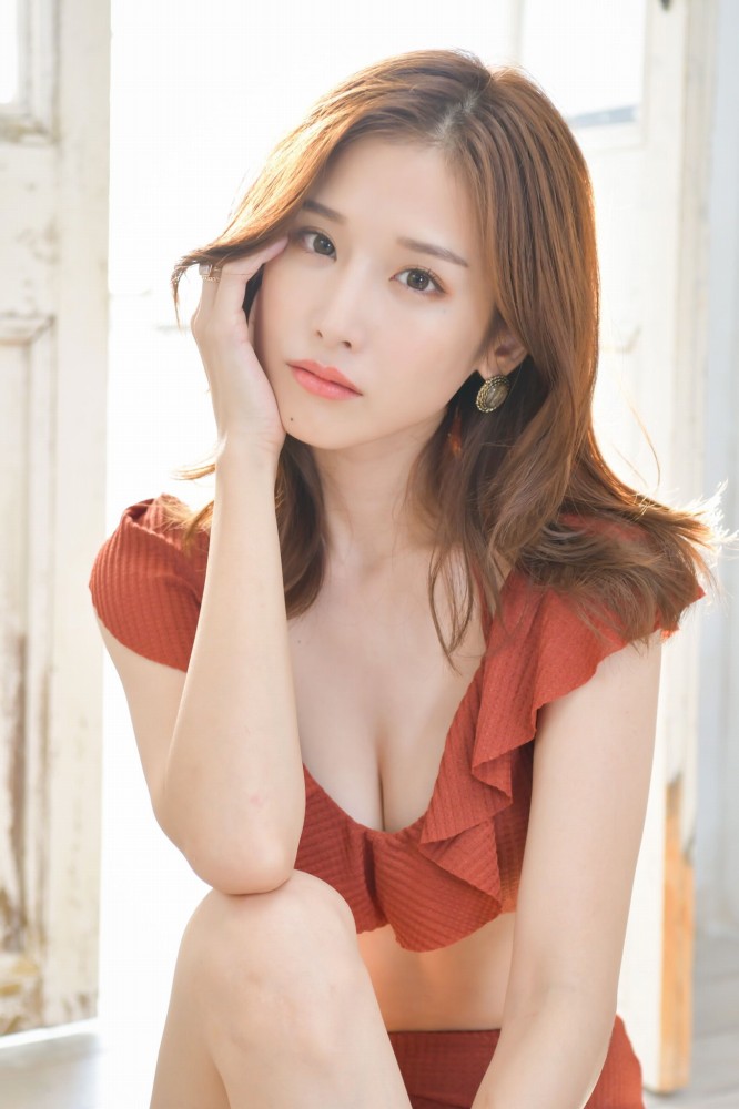 益田アンナ スタイルが凄い水着グラビア画像！