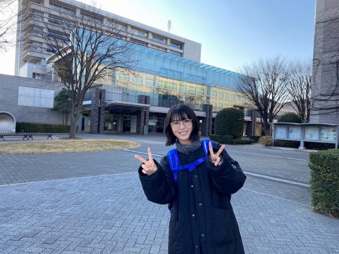 浜辺美波 鬼かわな水着＆浴衣グラビア画像！