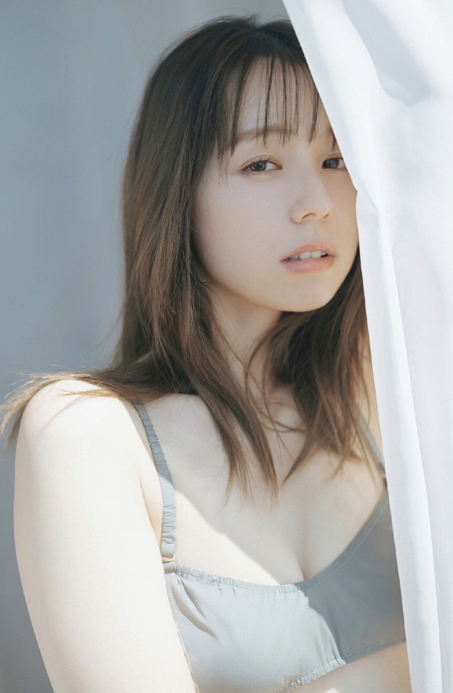 小池里奈 美尻でキュートな水着グラビア画像！