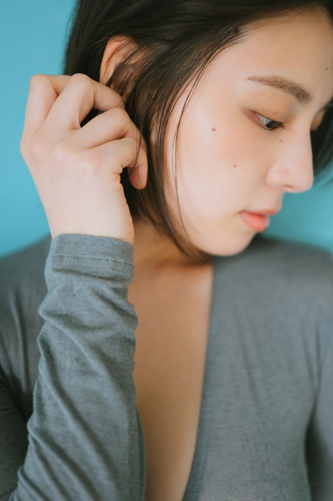 相楽伊織 けっこうボインな水着グラビア画像！