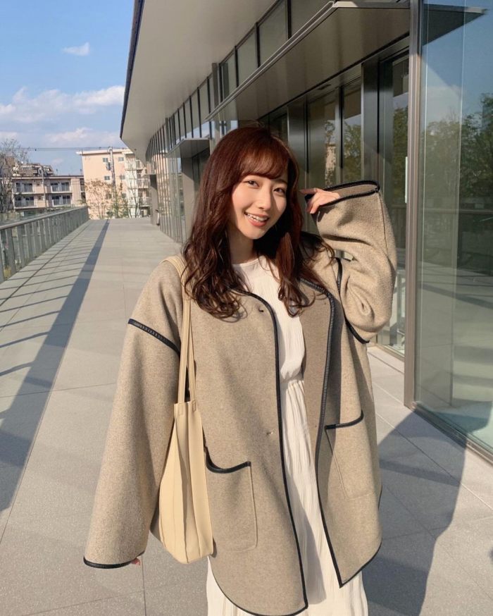 青山なぎさ 激かわな生脚＆タンクトップ画像！