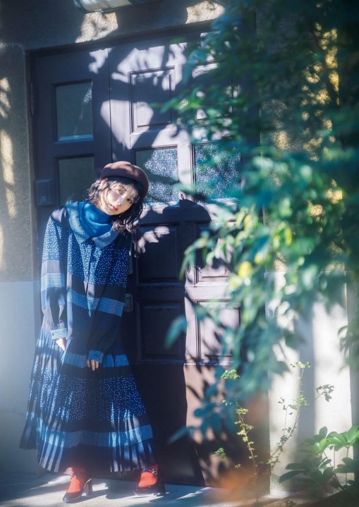 浜辺美波 鬼かわな水着＆浴衣グラビア画像！