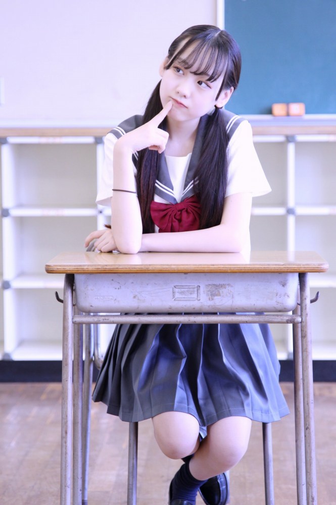 須羽こころ ふわふわバストの水着グラビア画像！