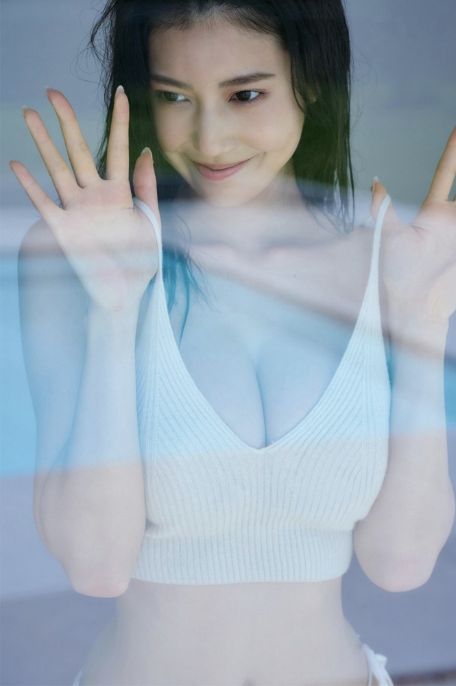 阿部なつき ボンキュッボンの水着グラビア画像！