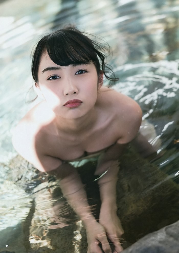 黒木ひかり むっちりバストの水着グラビア画像！