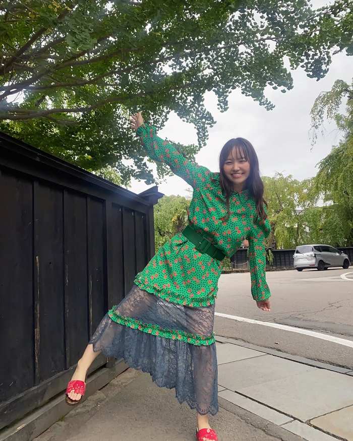 本郷柚巴 まぶしいボインの水着グラビア画像！