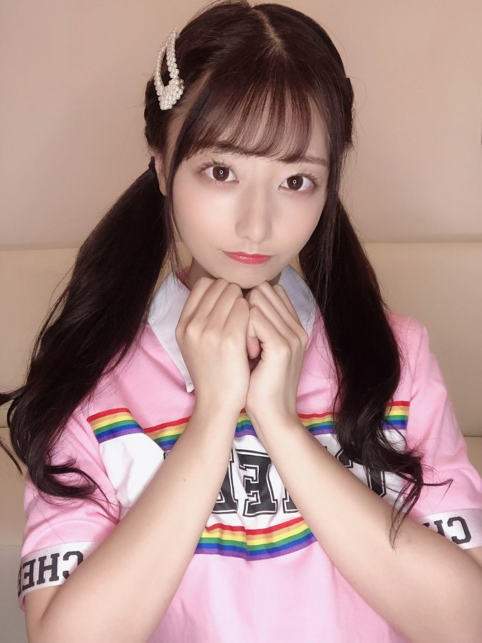 鈴木優香 ちょっと脱ぎすぎ水着グラビア画像！