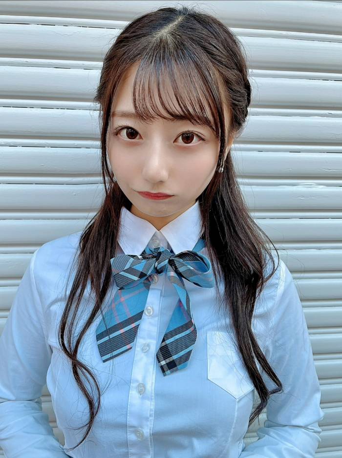 鈴木優香 ちょっと脱ぎすぎ水着グラビア画像！