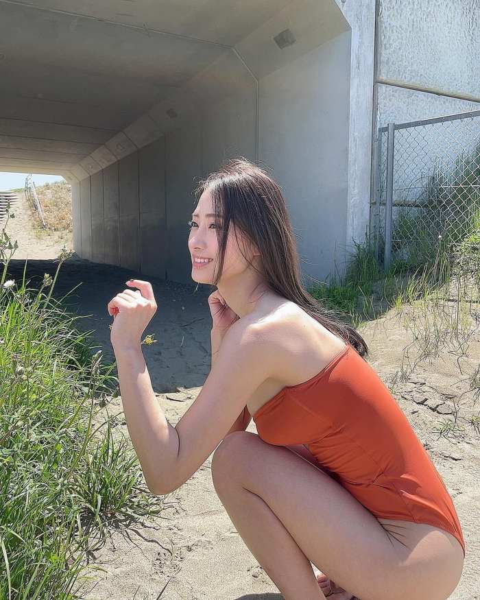 澄田綾乃 はみ出るFカップの水着グラビア画像！