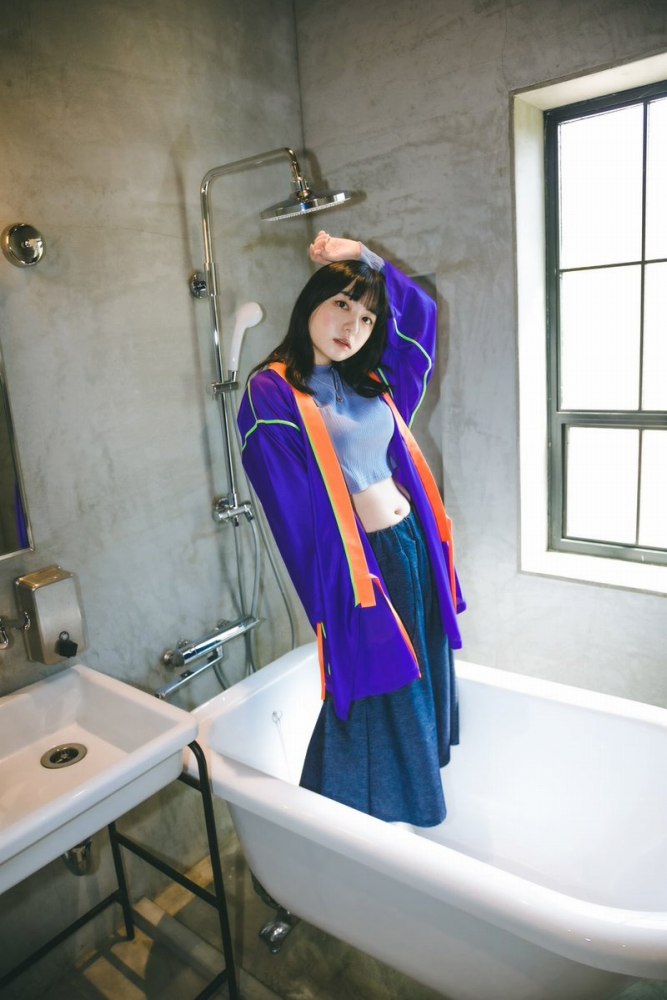 麻倉瑞季 おっぱいが大きい水着グラビア画像！