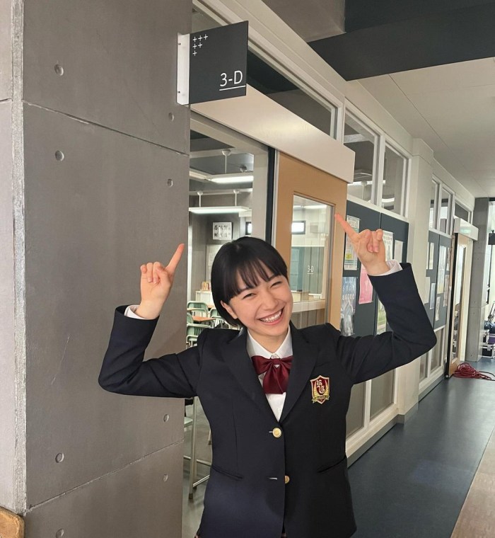 藤﨑ゆみあ 鬼かわすぎる着衣グラビア画像！