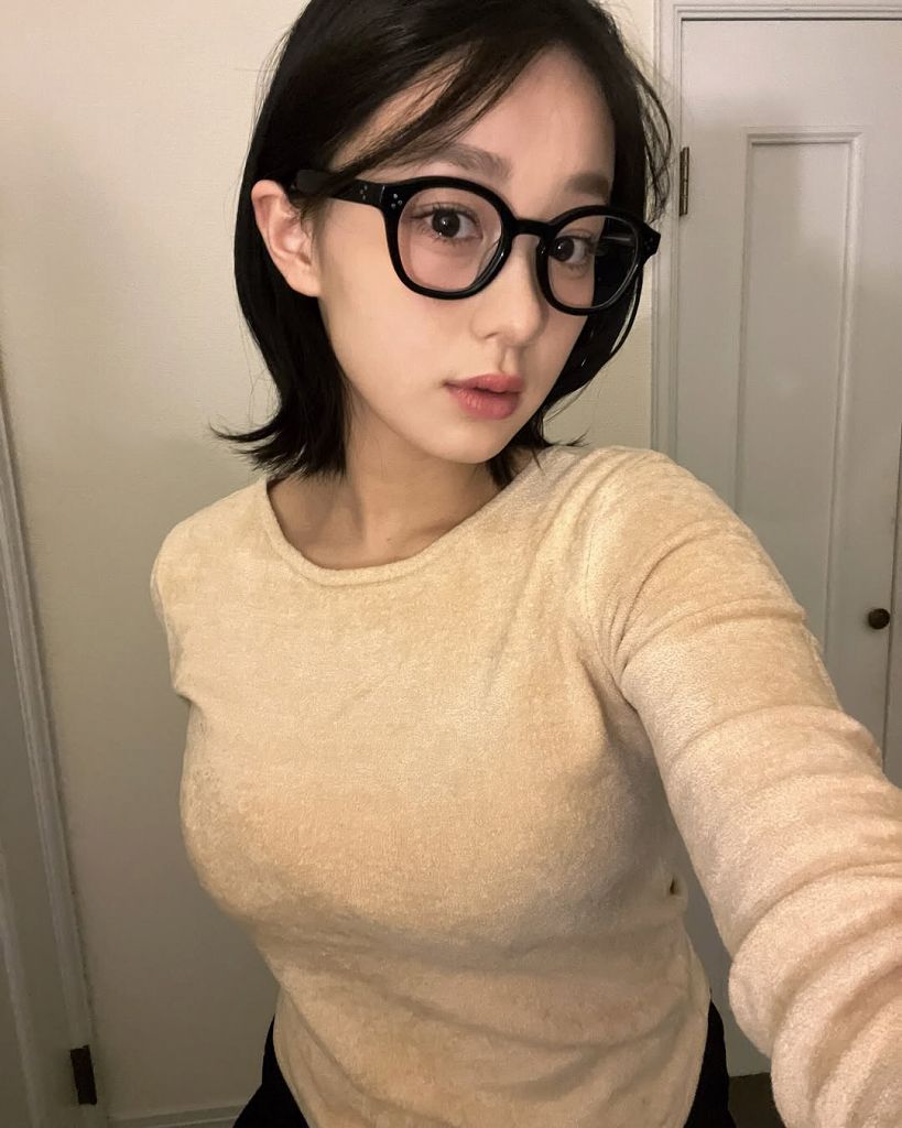 髙野真央 Gカップボインの水着グラビア画像！