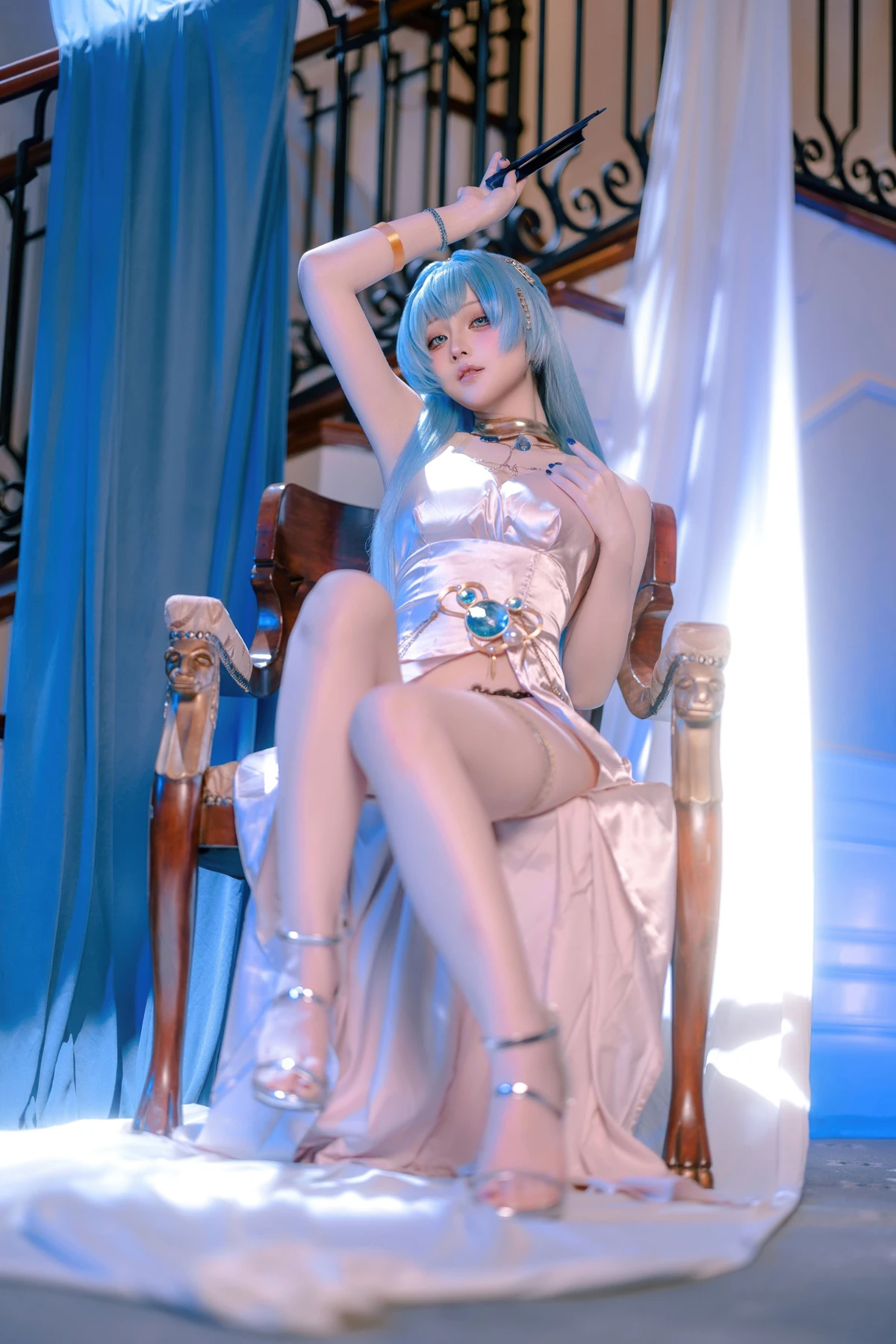 Cosplay 屿鱼 – 胜利女神 妮姬 海伦 礼服