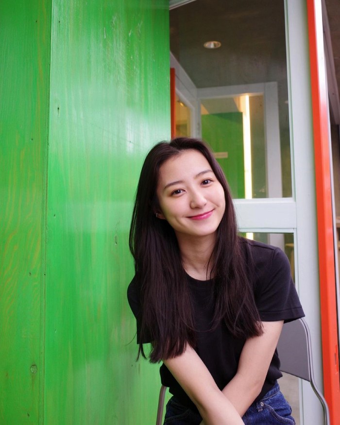 高田里穂 スタイル抜群な水着グラビア画像！