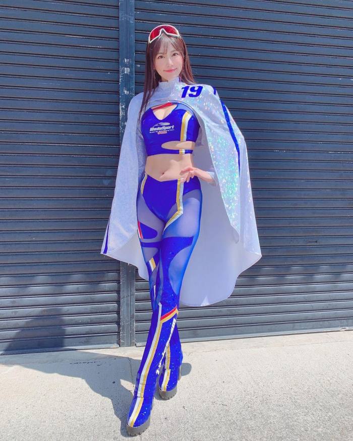 霧島聖子 Dカップお姉さんの水着グラビア画像！