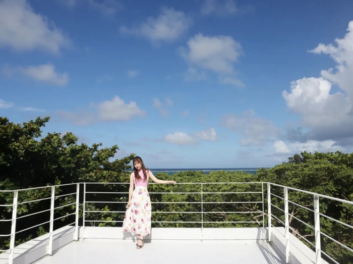 鈴木優香 ちょっと脱ぎすぎ水着グラビア画像！