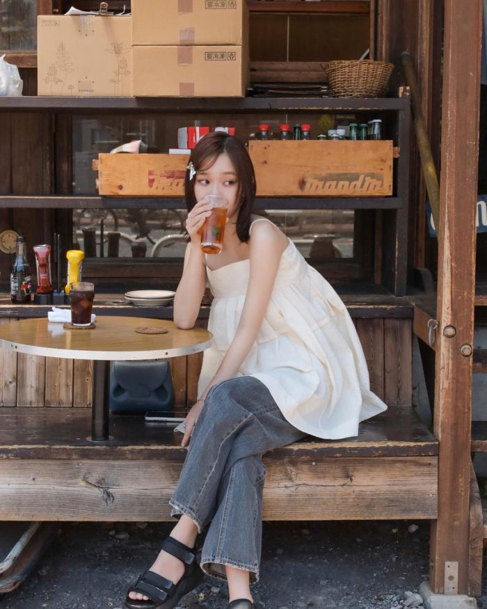 青戸しの Fカップボインな水着グラビア画像！