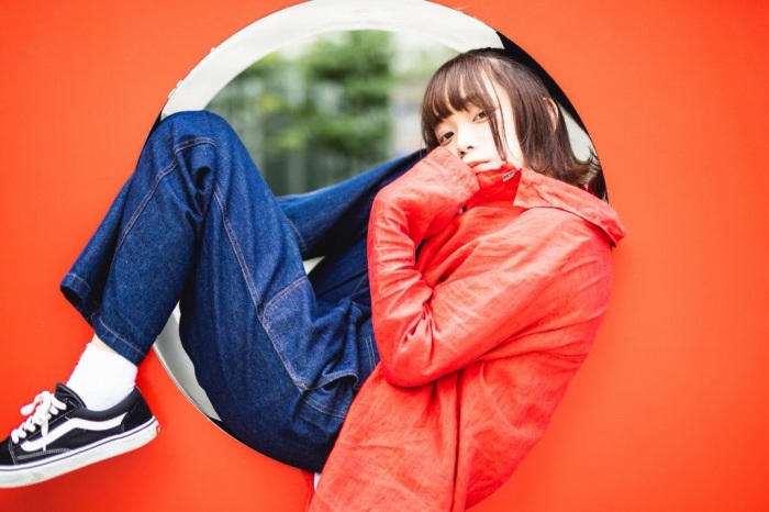 青戸しの Fカップボインな水着グラビア画像！