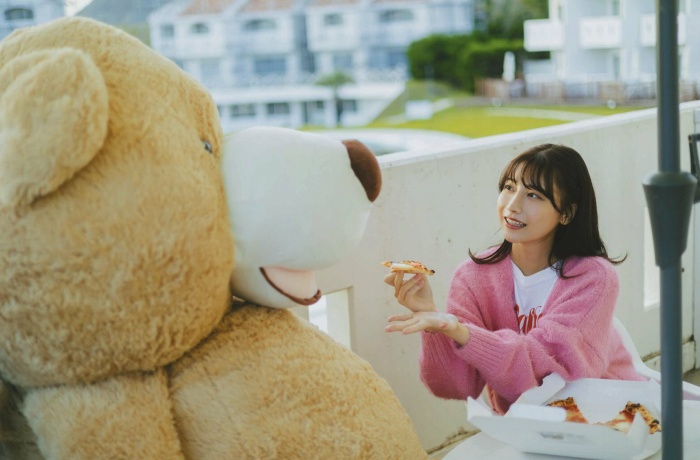 鈴木優香 ちょっと脱ぎすぎ水着グラビア画像！