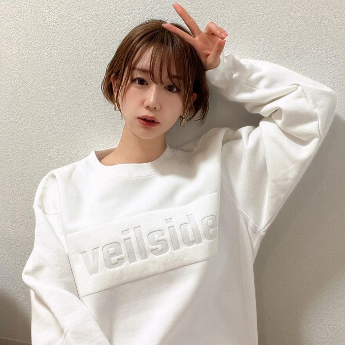 あらた唯 スタイル抜群の水着グラビア画像！