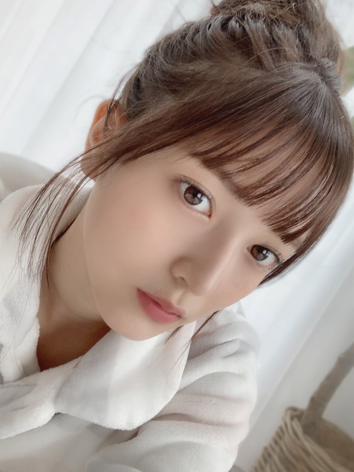 黒嵜菜々子 ふわふわボインの水着グラビア画像！