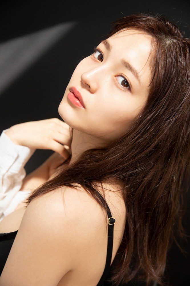 黒嵜菜々子 ふわふわボインの水着グラビア画像！