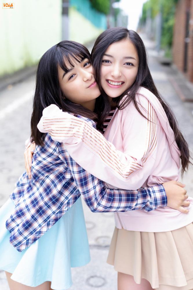 エリマリ ハーフ姉妹の水着グラビア画像！！