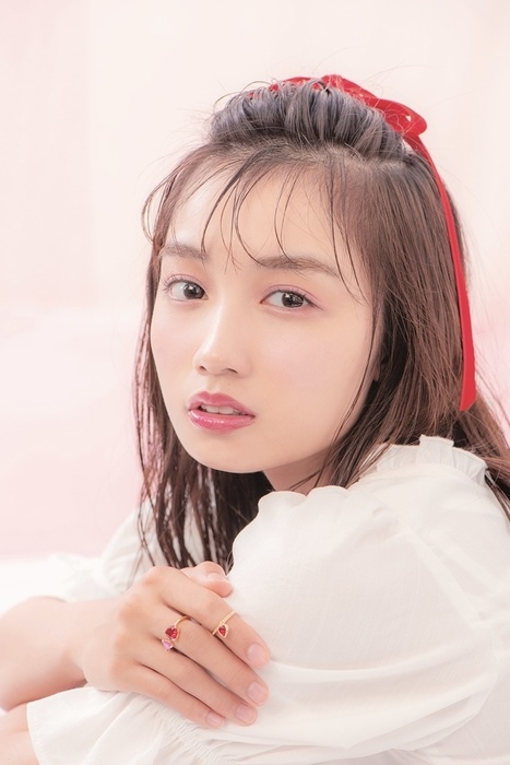 黒木ひかり むっちりバストの水着グラビア画像！