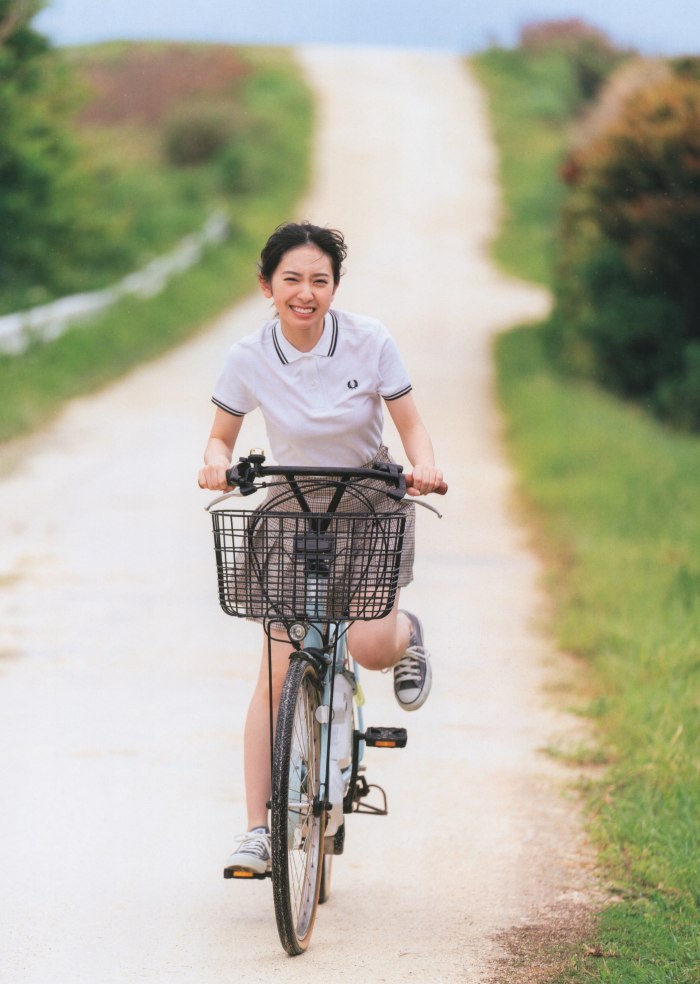 金村美玖 しっとりかわいい水着＆生脚画像！