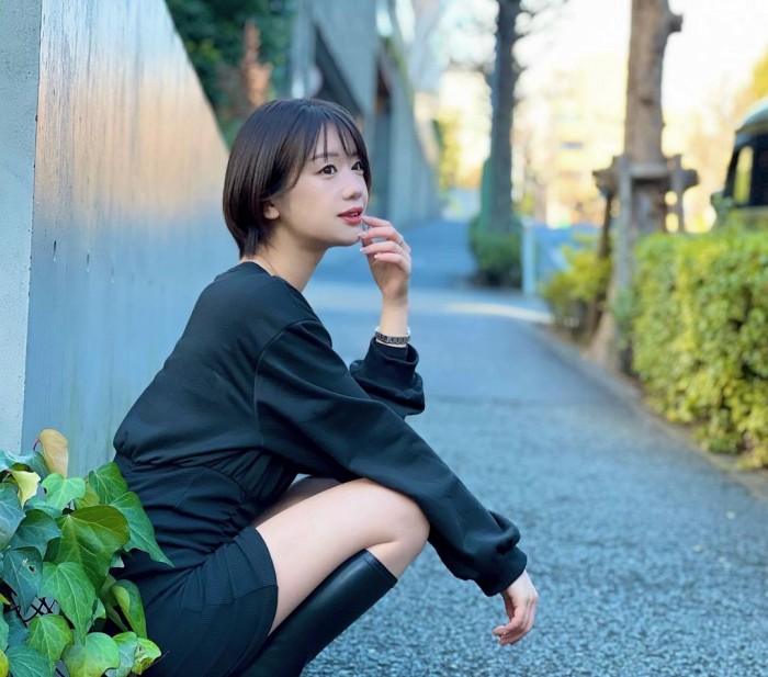 あらた唯 スタイル抜群の水着グラビア画像！