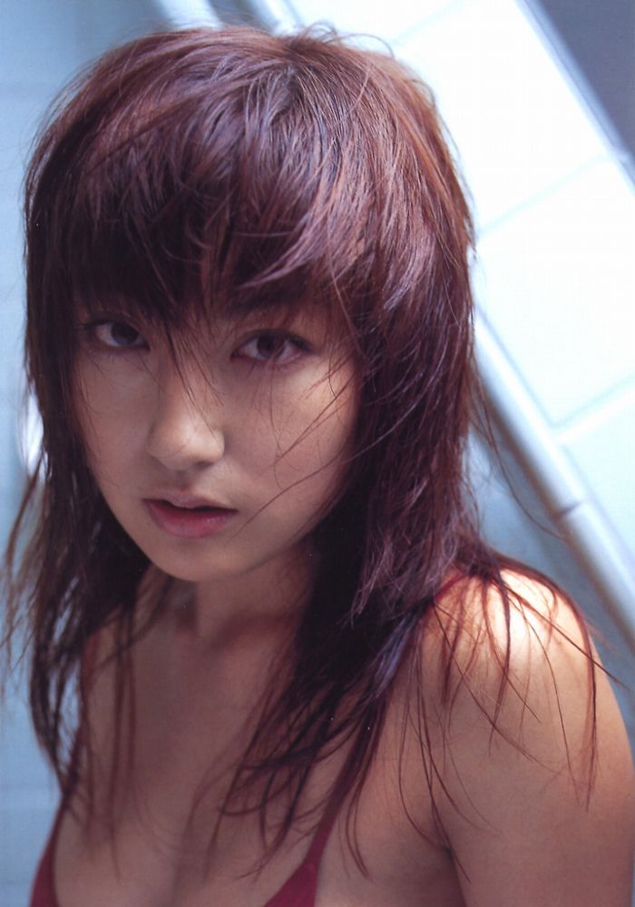 熊田曜子 グラマラスな水着グラビア画像他！