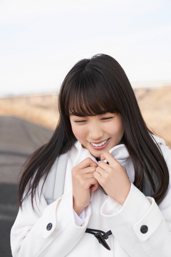 黒木ひかり むっちりバストの水着グラビア画像！