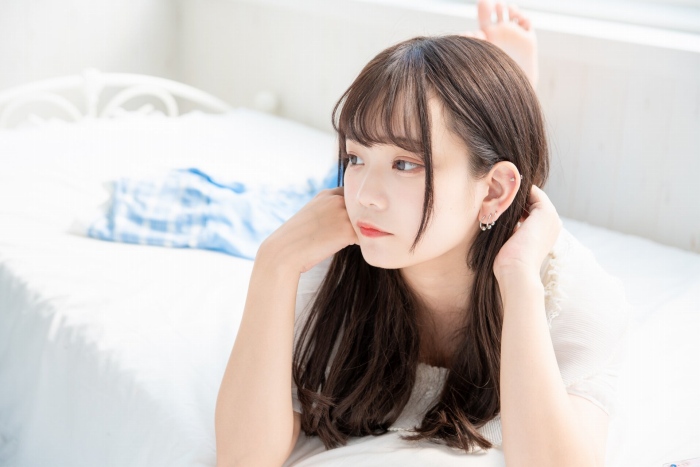 青戸しの Fカップボインな水着グラビア画像！