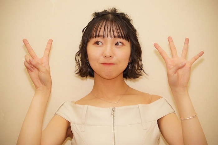 鍛治島彩 キュートな水着グラビアほか画像！