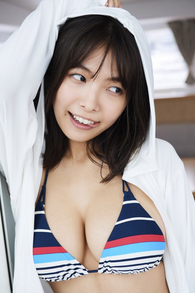 寺本莉緒 Gカップおっぱいの水着グラビア画像！