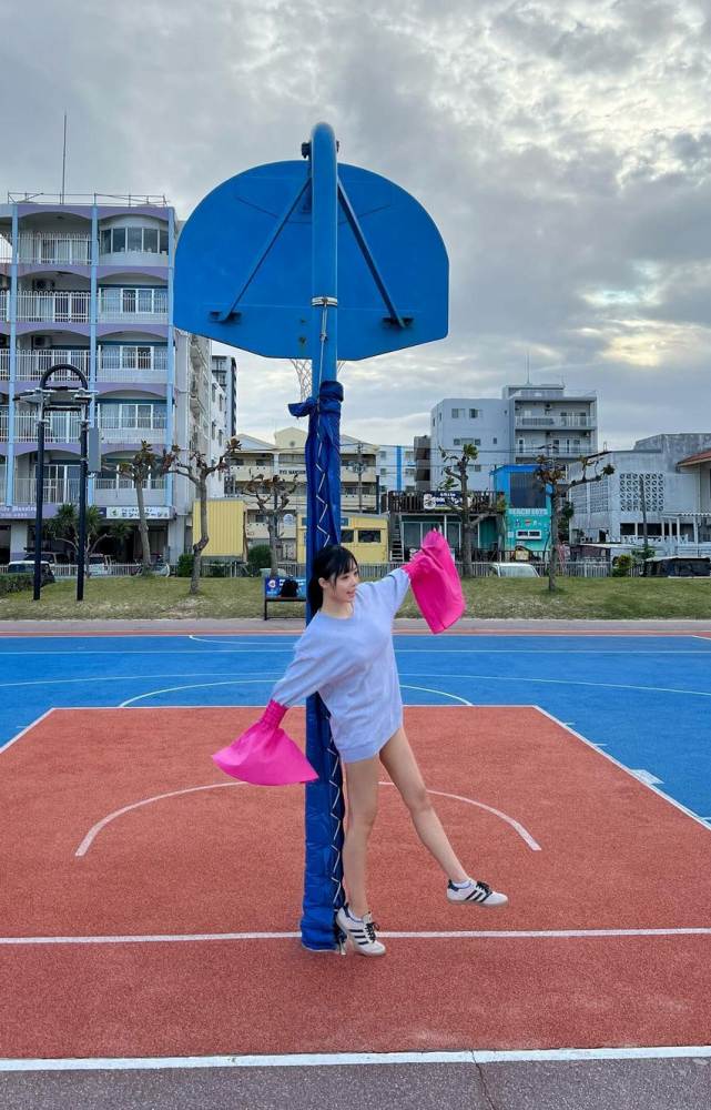 高鶴桃羽 激かわボインな水着グラビア画像！