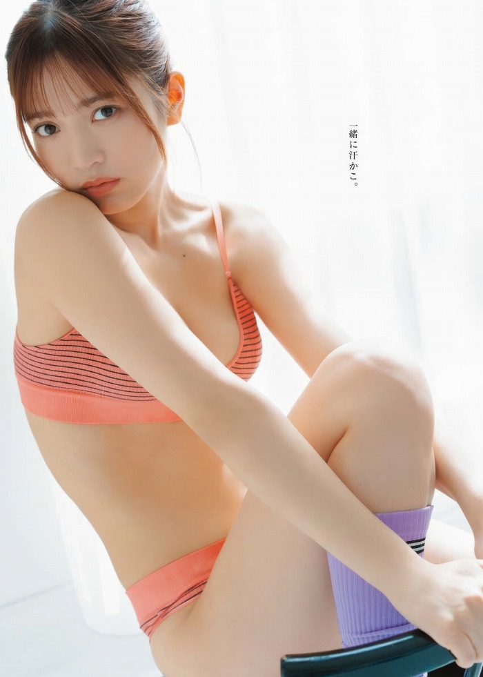 黒嵜菜々子 ふわふわボインの水着グラビア画像！