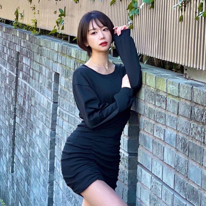 あらた唯 スタイル抜群の水着グラビア画像！