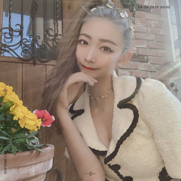 うらら 小顔美女の下着＆水着グラビア画像！