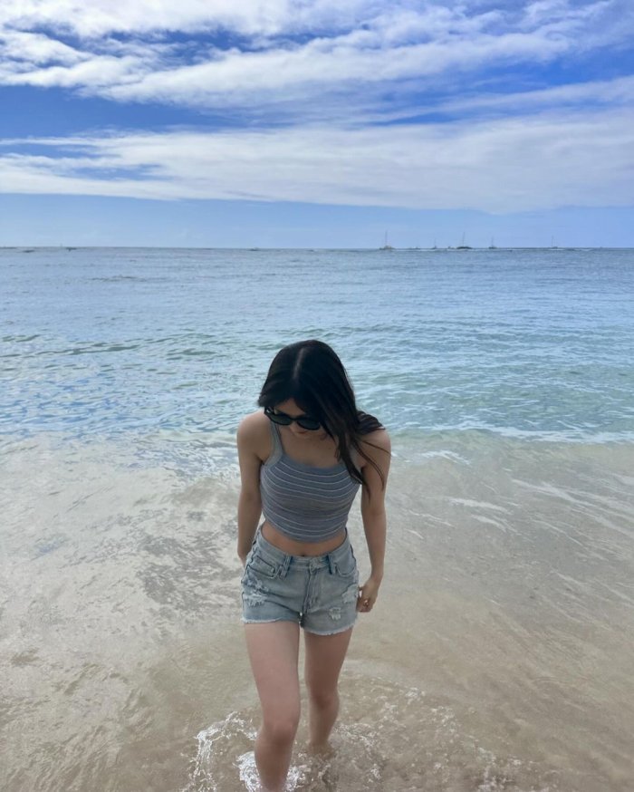 黒嵜菜々子 ふわふわボインの水着グラビア画像！