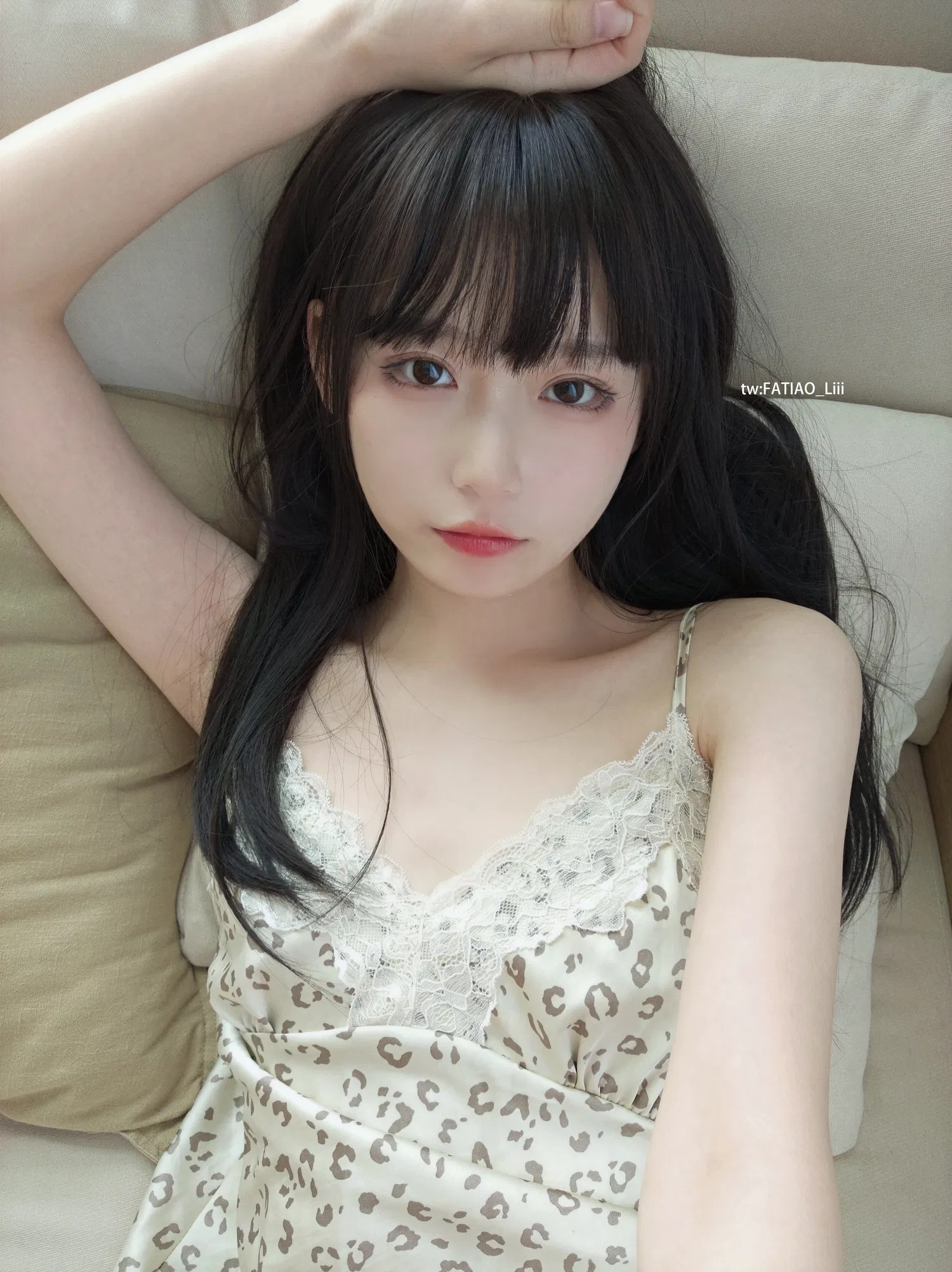 [Fantia] 迷之呆梨 – 自撮り写真 豹纹睡衣