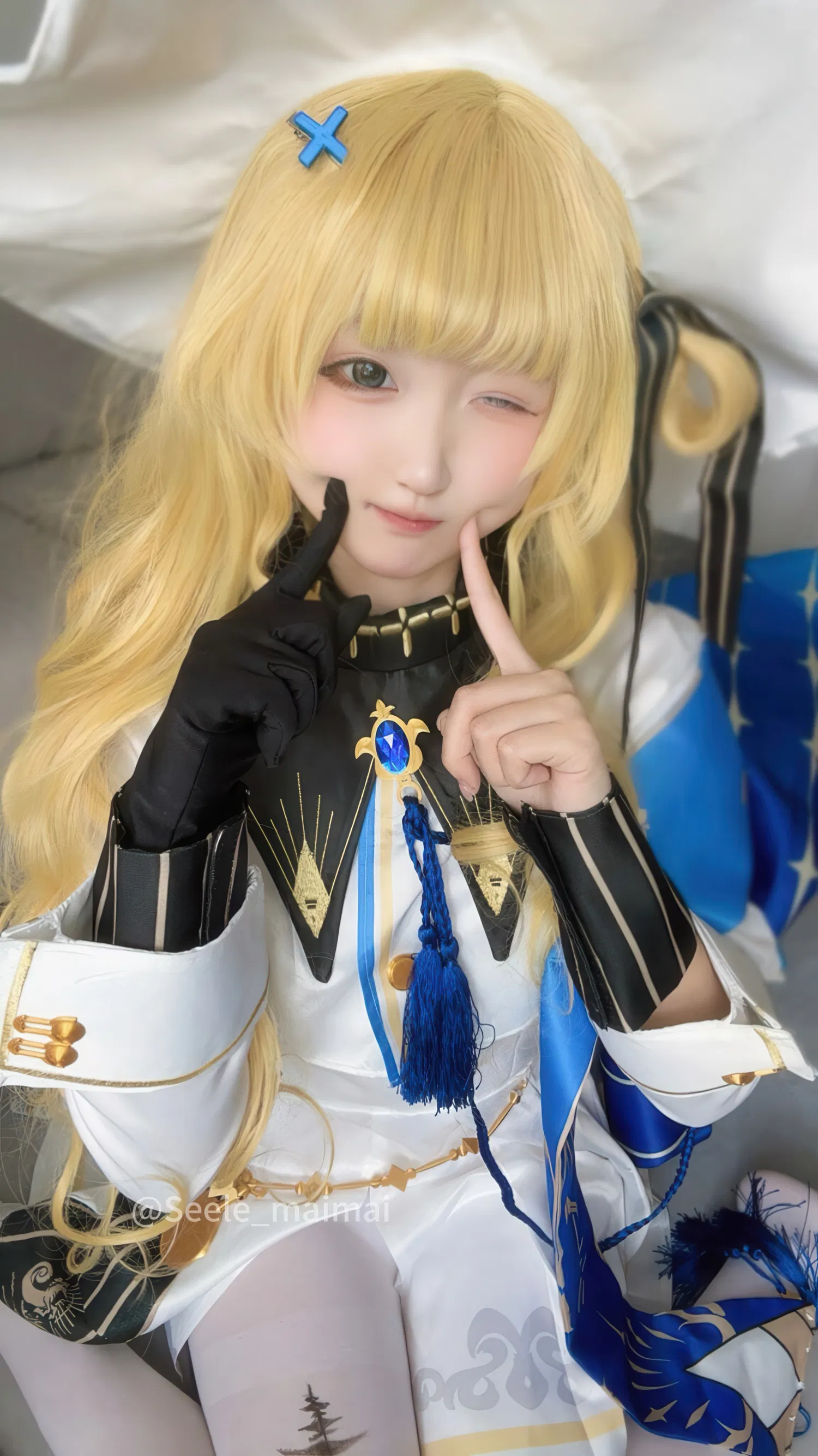 [Cosplay] Seele麦麦 - 鸣潮 菲比&卡提希娅·蓝色花海物语