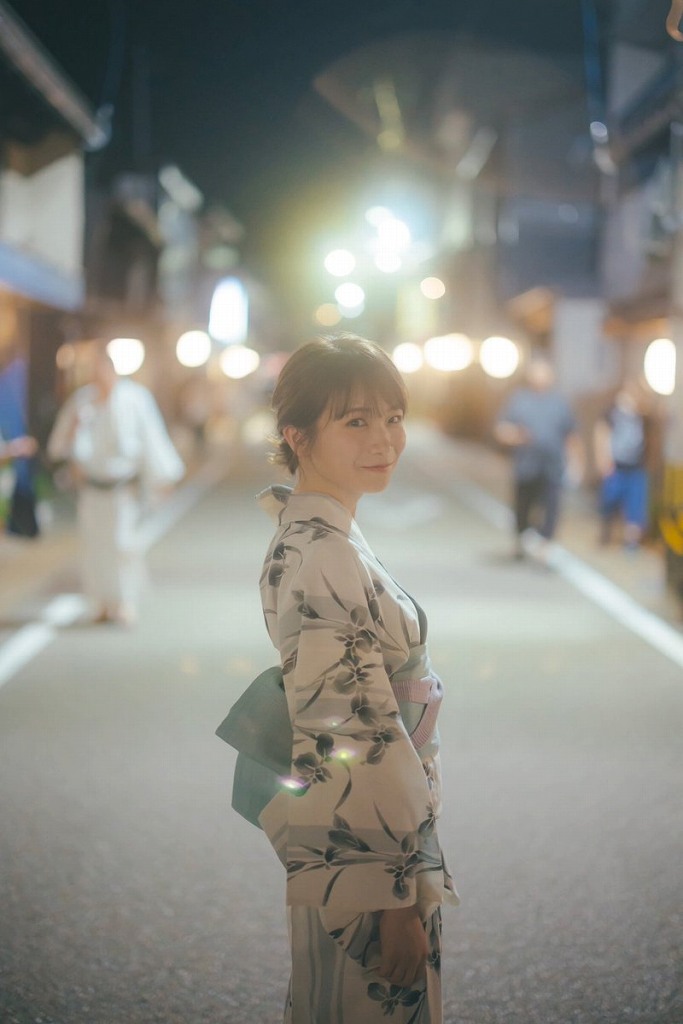 秋元真夏 激かわな水着・ランジェリー画像！