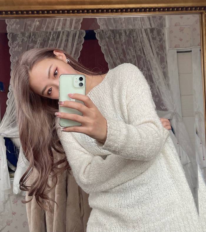 うらら 小顔美女の下着＆水着グラビア画像！