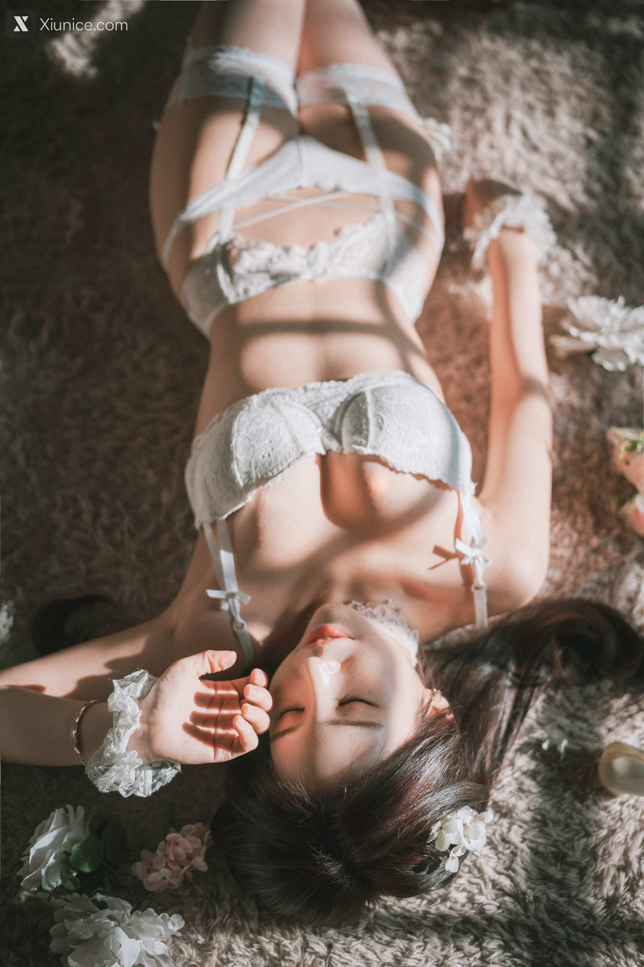 DJAWA Photo – Zzyuri (쮸리) – Alluring White 4K