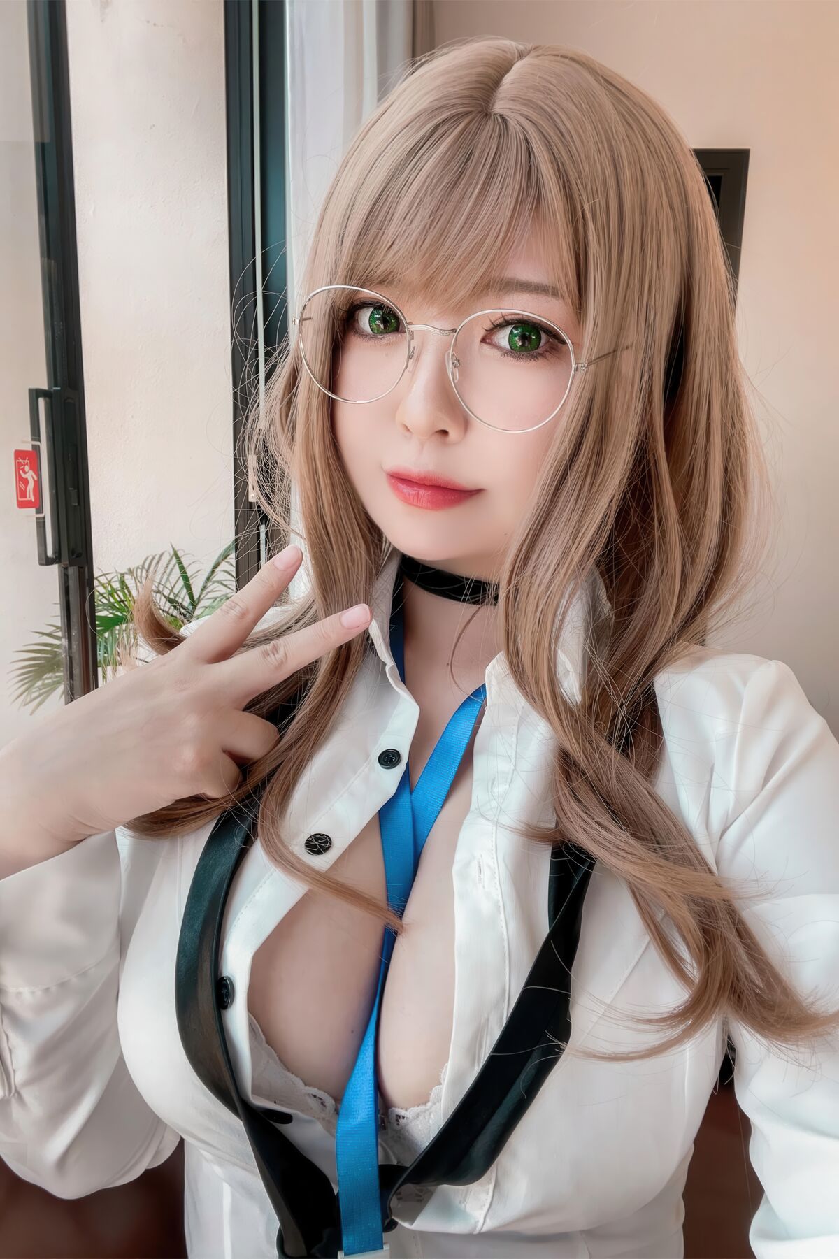 Coser@半半子 - Nikke胜利女神 艾玛秘书