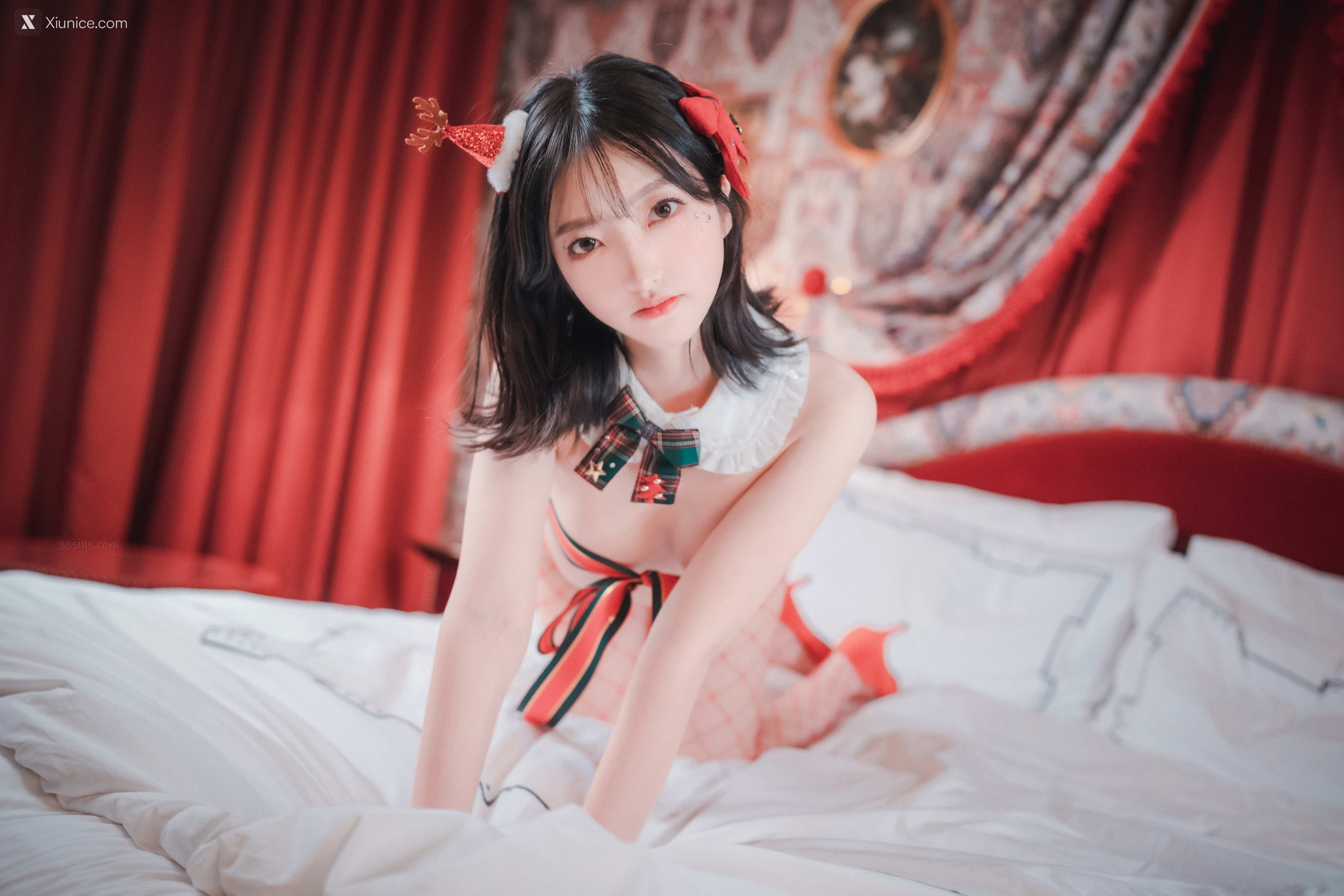 DJAWA Photo – HaNari (하나리) – Christmas Special 4K