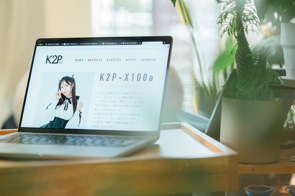 Coser@けん研 けんけん - C106实体刊物グラグラ And 推し型メイドロイドとしたいこと Part01